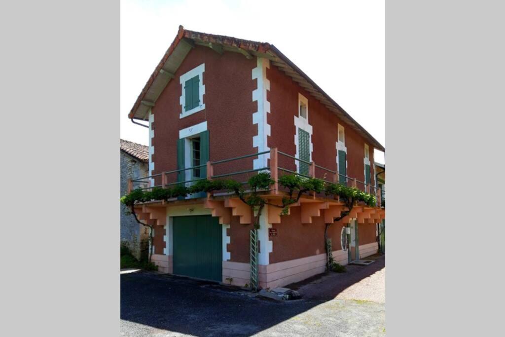 Maison Au Bord De La Riviere Dronne En Perigord Vert Saint-Front-la-Rivière Exterior foto